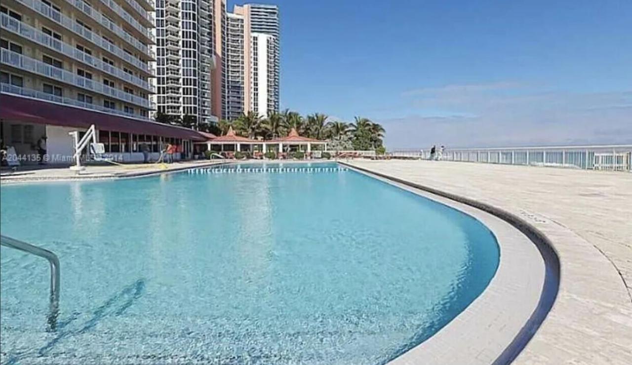 马可波罗海滩华美达广场度假酒店 迈阿密海滩 外观 照片